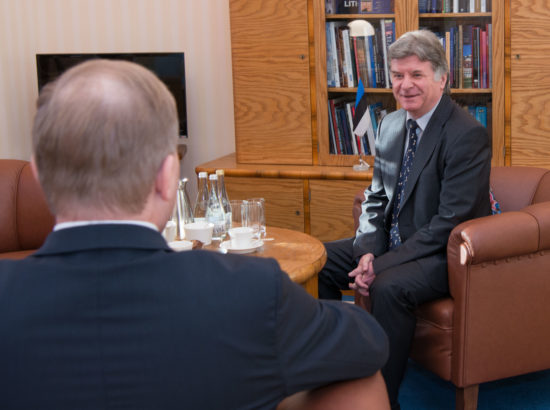 Väliskomisjoni esimees Marko Mihkelson kohtus Venemaa Föderatsiooni suursaadiku Aleksandr Petroviga